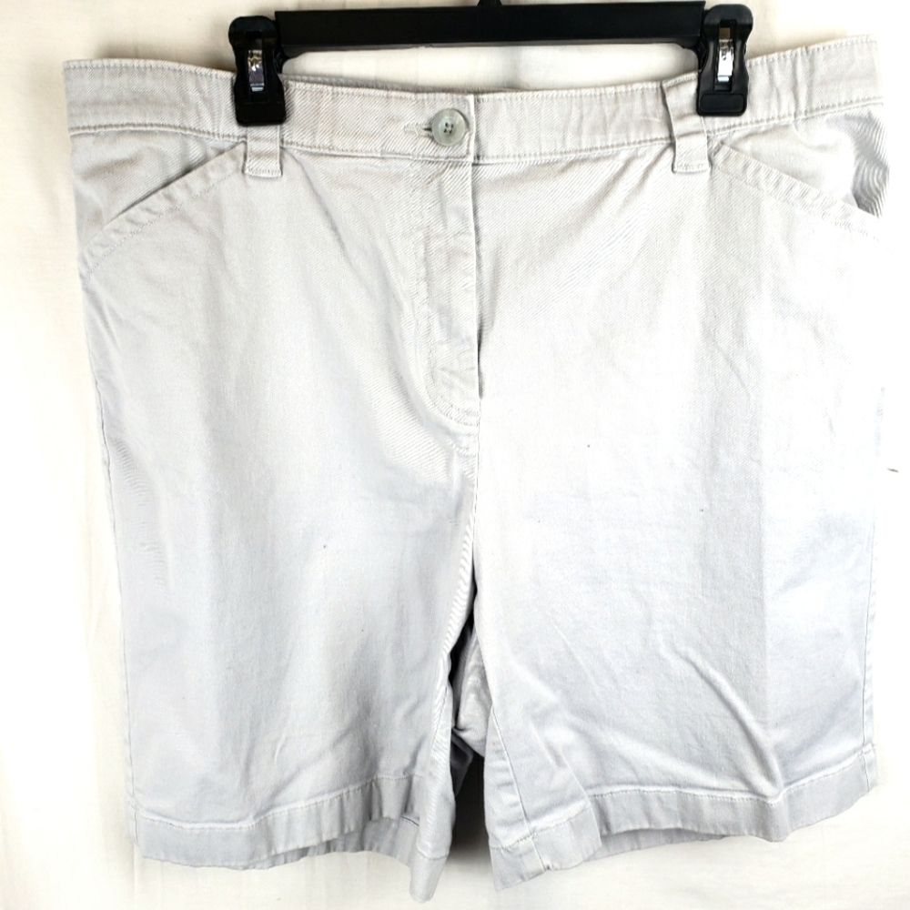 L.L.Bean Classic Fit Light Gray Women's Shorts Sz 20